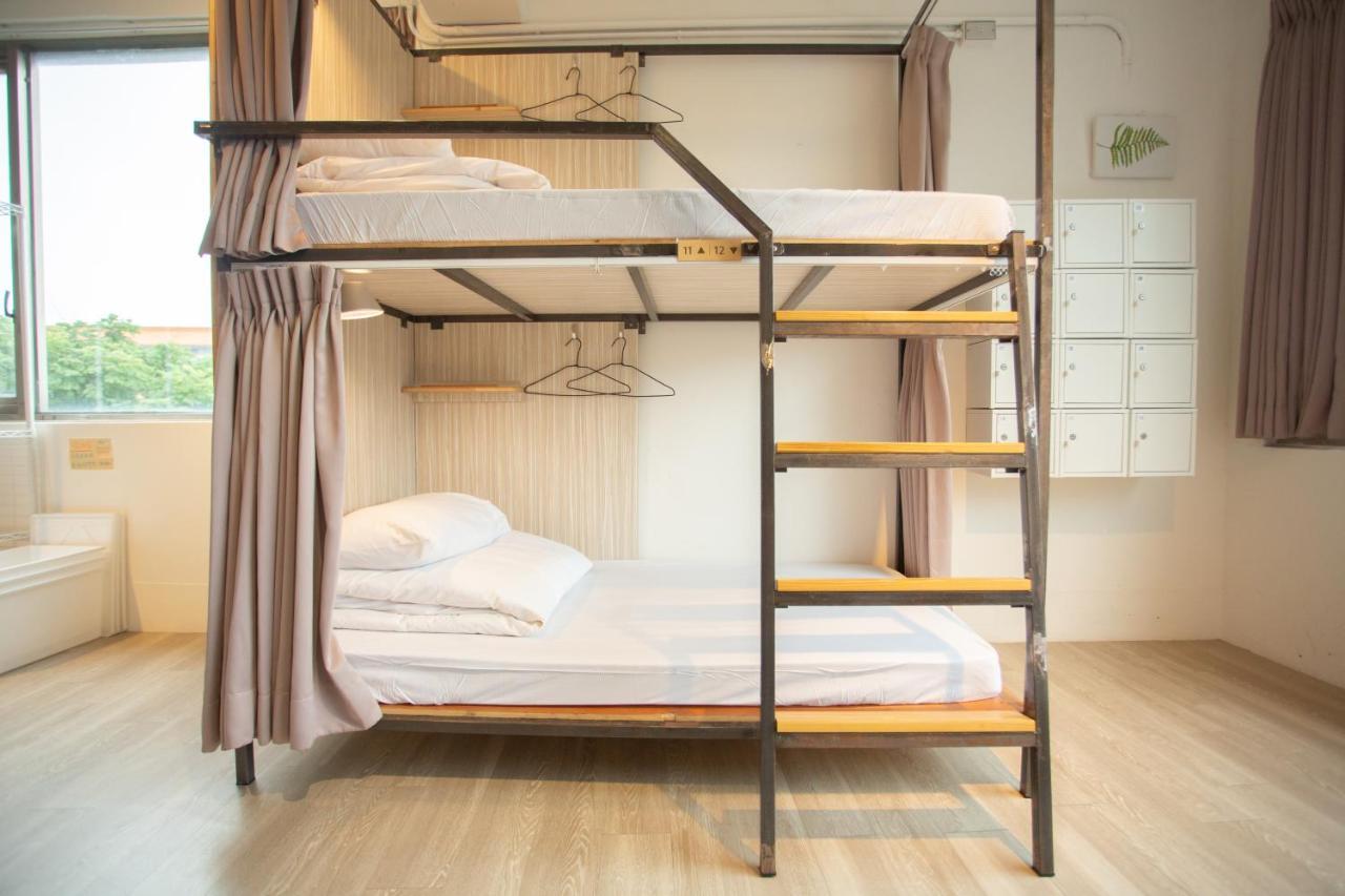 Corner Hostel & Cafe Тайпей Екстериор снимка