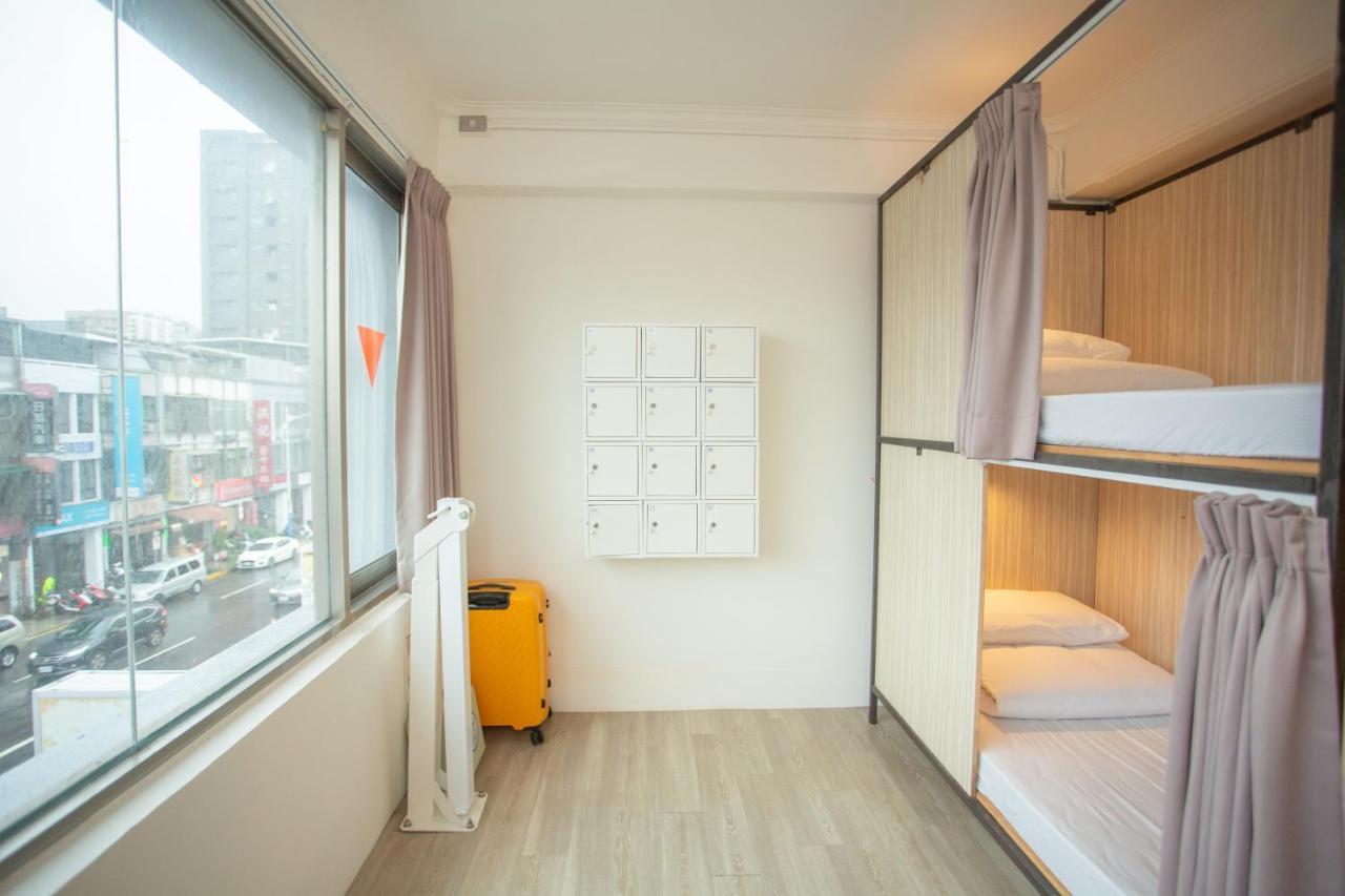 Corner Hostel & Cafe Тайпей Екстериор снимка