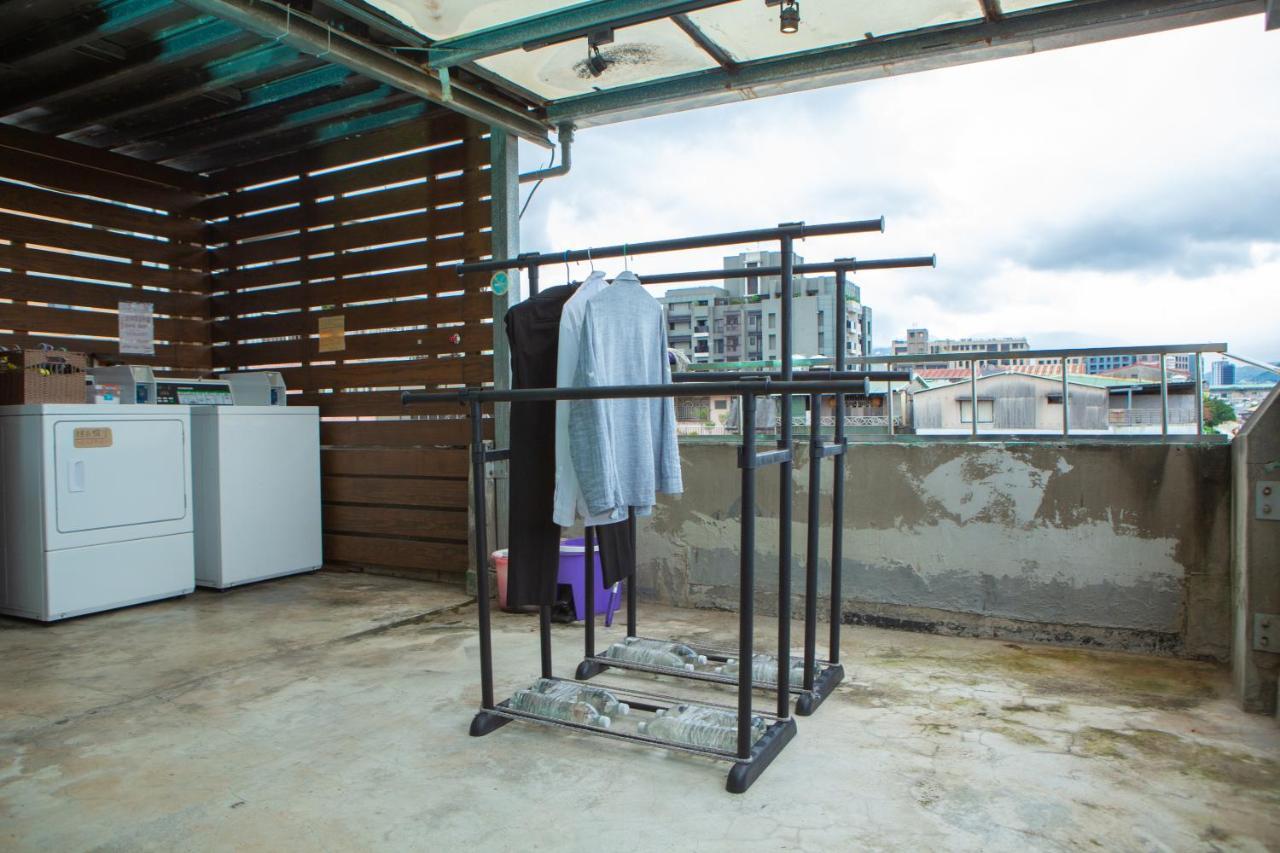 Corner Hostel & Cafe Тайпей Екстериор снимка